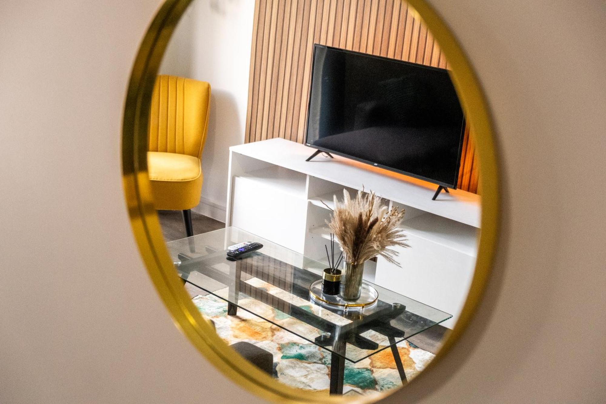 City Centre Emerald Escape - Sleeps-6, 2Beds & 2Baths , Netflix , Free Internet Birmingam Exterior foto