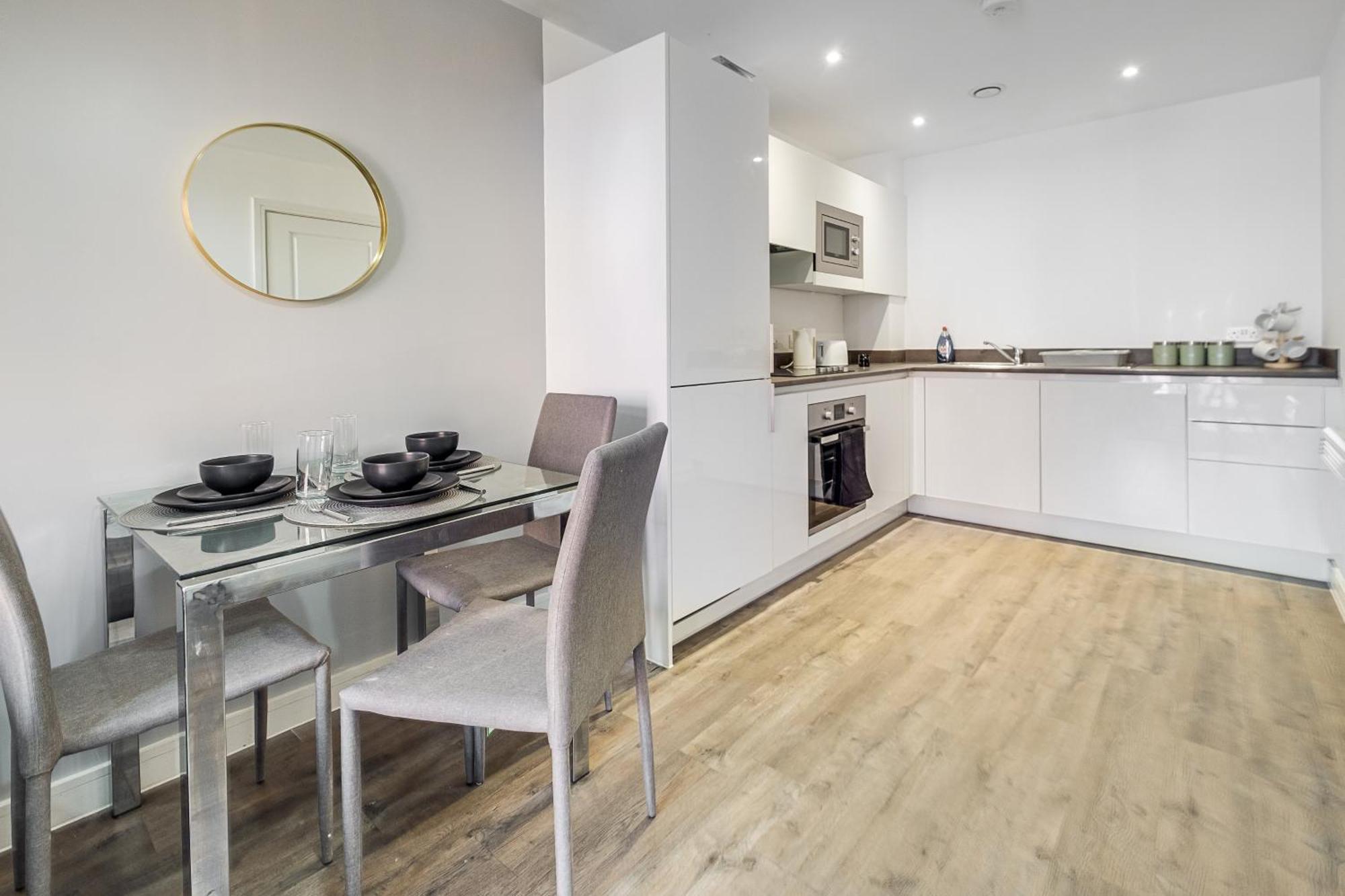 City Centre Emerald Escape - Sleeps-6, 2Beds & 2Baths , Netflix , Free Internet Birmingam Exterior foto