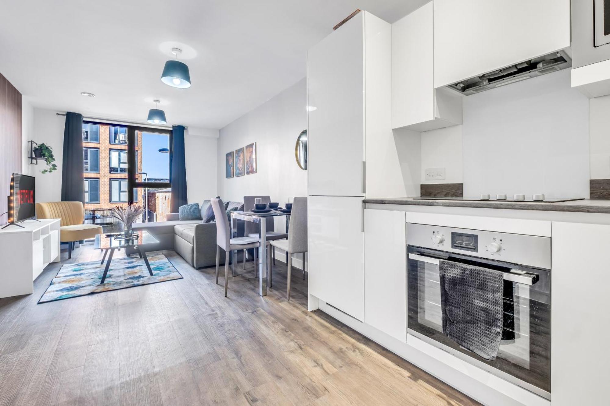 City Centre Emerald Escape - Sleeps-6, 2Beds & 2Baths , Netflix , Free Internet Birmingam Exterior foto