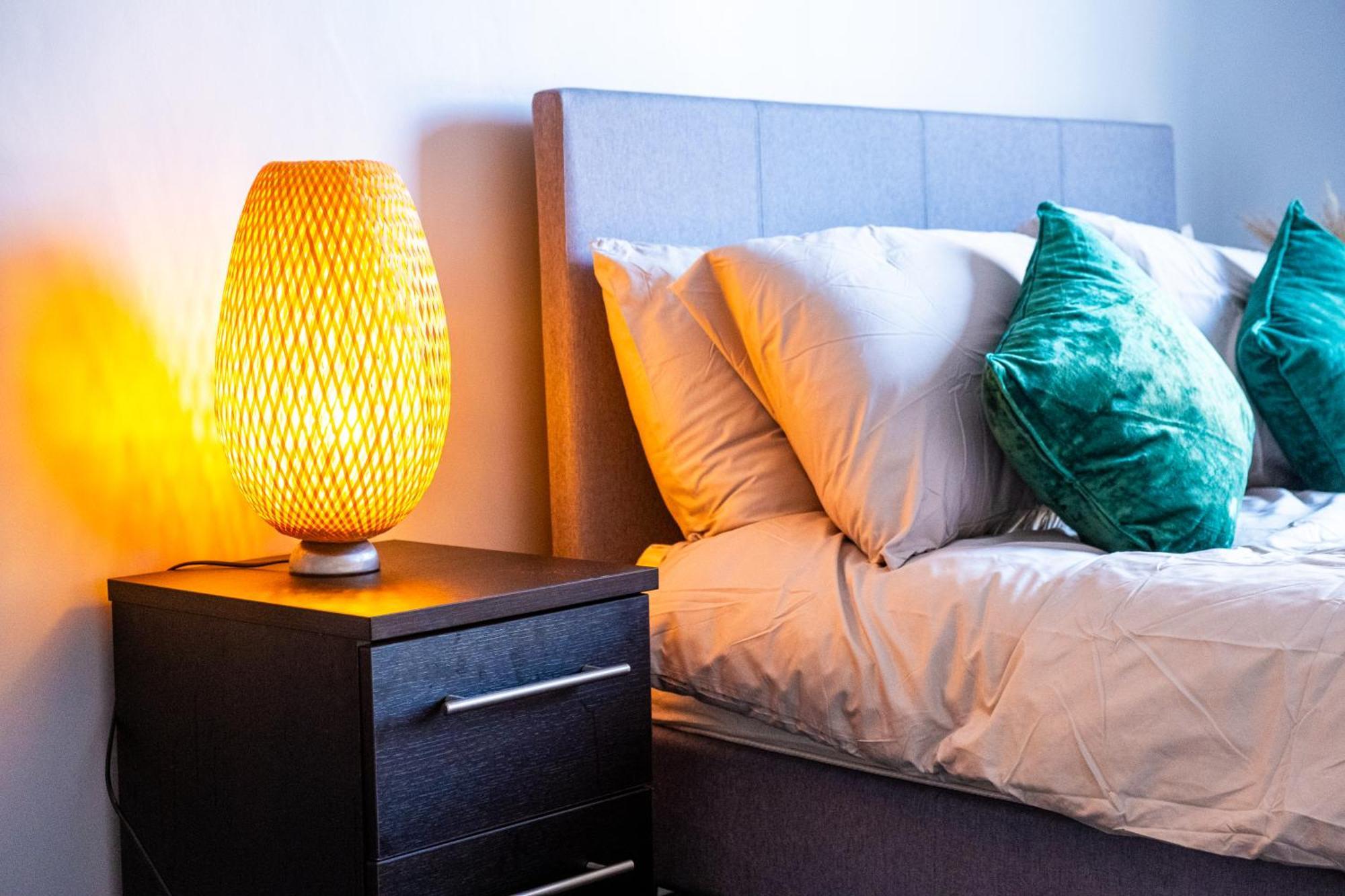 City Centre Emerald Escape - Sleeps-6, 2Beds & 2Baths , Netflix , Free Internet Birmingam Exterior foto