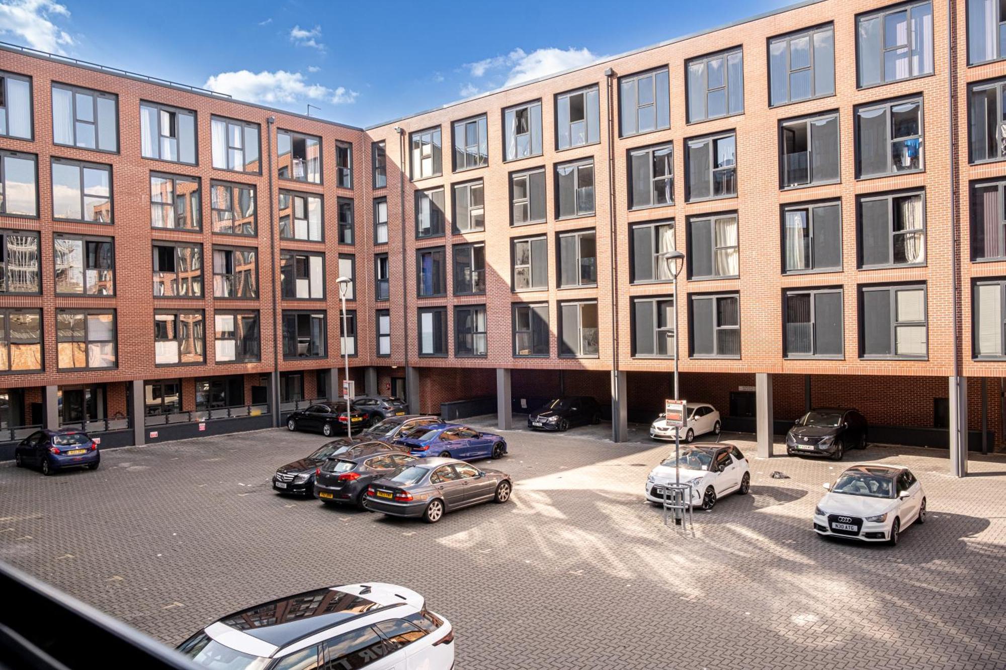 City Centre Emerald Escape - Sleeps-6, 2Beds & 2Baths , Netflix , Free Internet Birmingam Exterior foto
